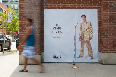 Elvis_Lives.jpg